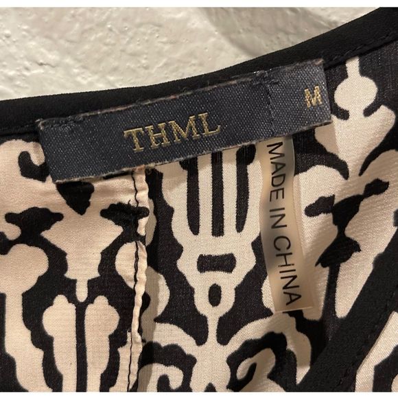 THML Black Cream Round Neck Sleeveless Blouse - Picture 2 of 3